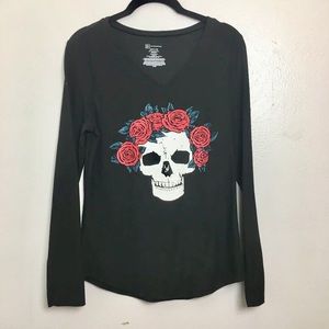 No Boundaries Skull Roses Graphic Polyester Scoop Neck Knit Top Sz M Juniors NWT